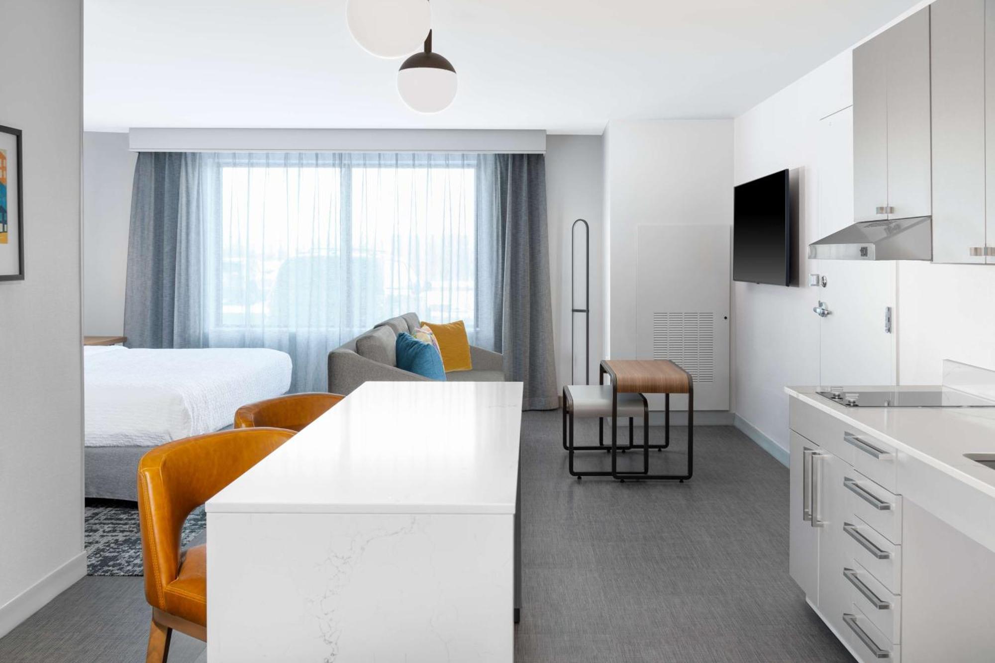 Homewood Suites By Hilton ฮอลแลนด์ ภายนอก รูปภาพ