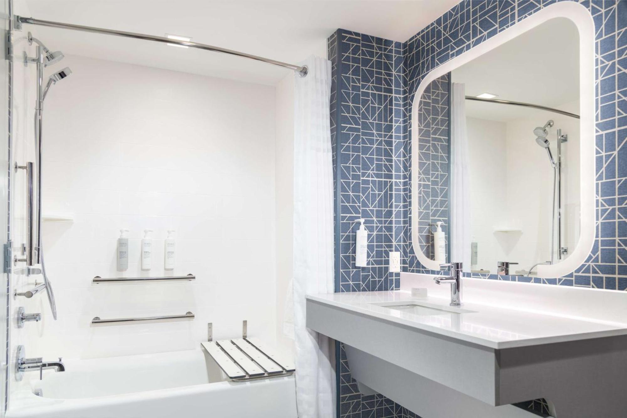 Homewood Suites By Hilton ฮอลแลนด์ ภายนอก รูปภาพ