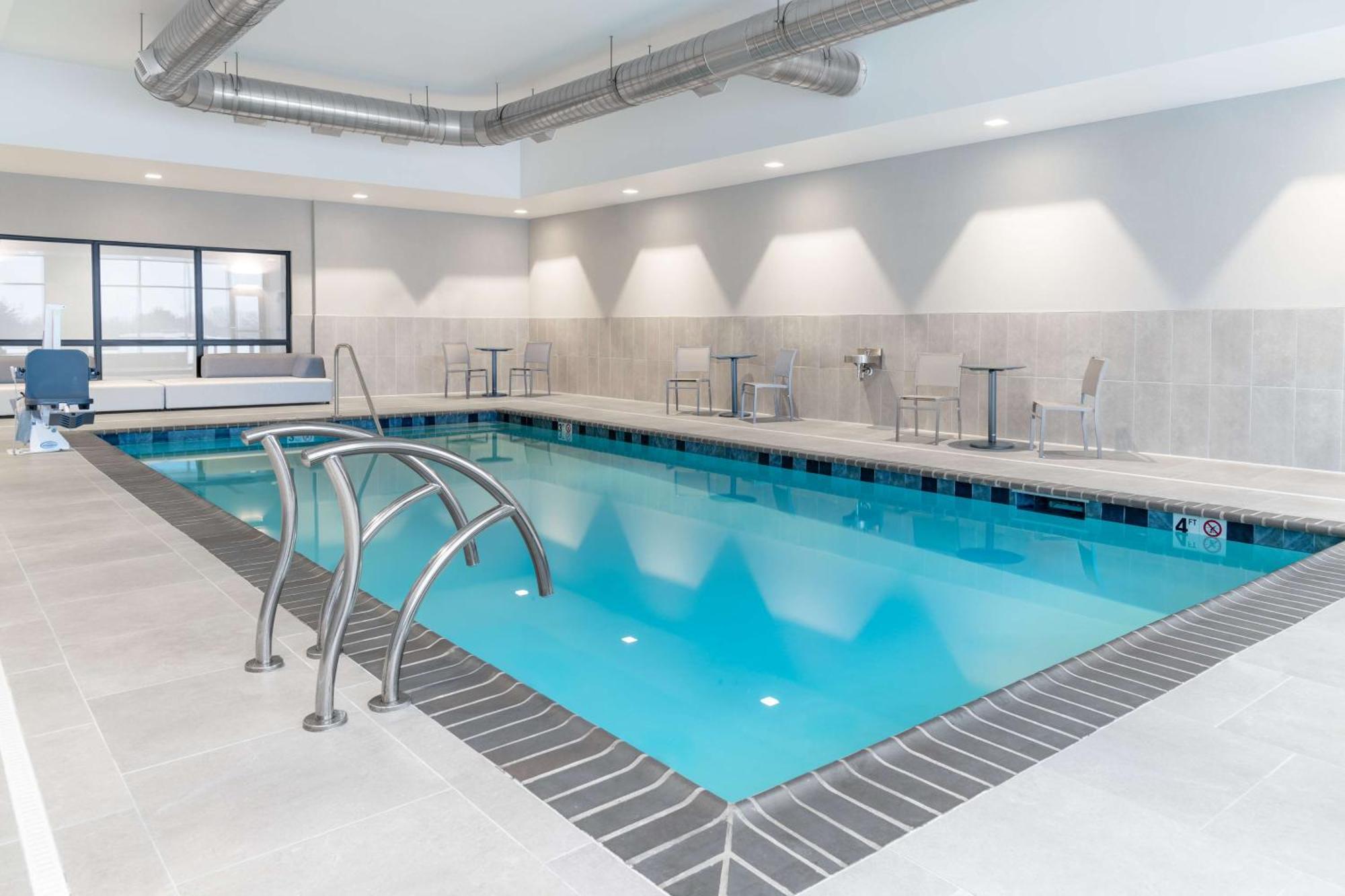 Homewood Suites By Hilton ฮอลแลนด์ ภายนอก รูปภาพ